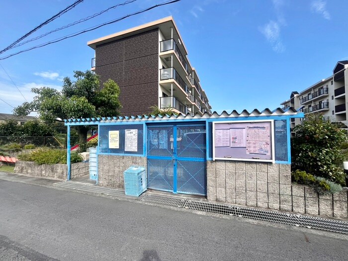 栗東ハイツＡの物件外観写真