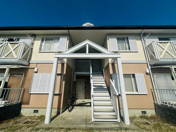 ファミ－ル仁川Ⅱの物件外観写真