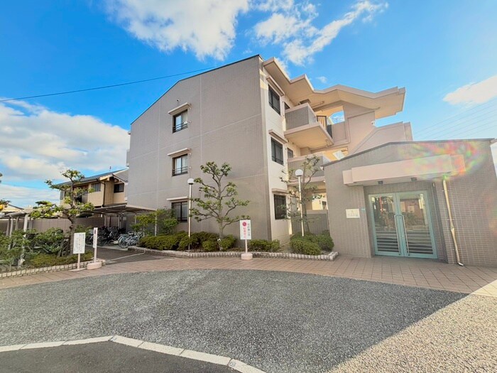 サンパティ－ク昆陽の物件外観写真