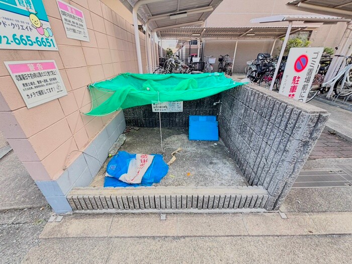 サンパティ－ク昆陽の物件外観写真