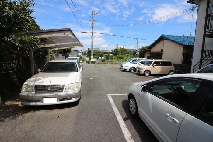 西田レジデンスＣ棟の物件外観写真