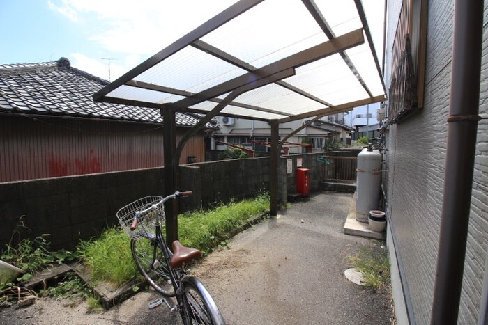 西田レジデンスＣ棟の物件外観写真