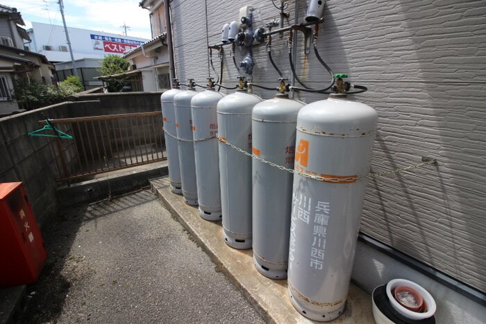 西田レジデンスＣ棟の物件外観写真