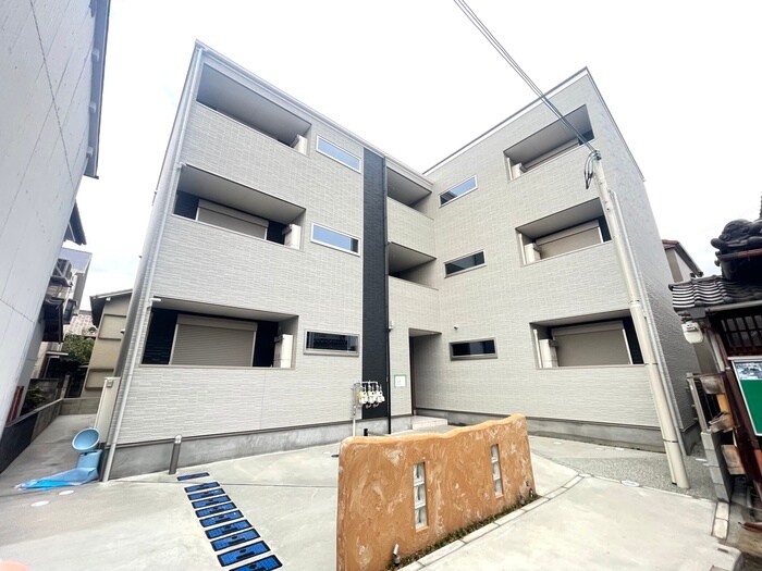 クレア法善寺の物件外観写真