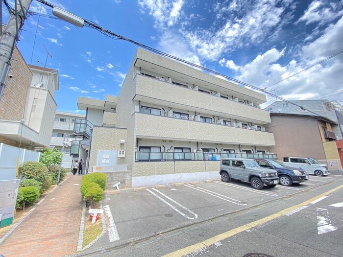 シェルブ－ル西院の物件外観写真