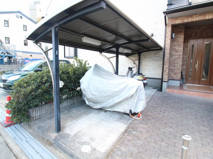 プレベール千里中央の物件外観写真