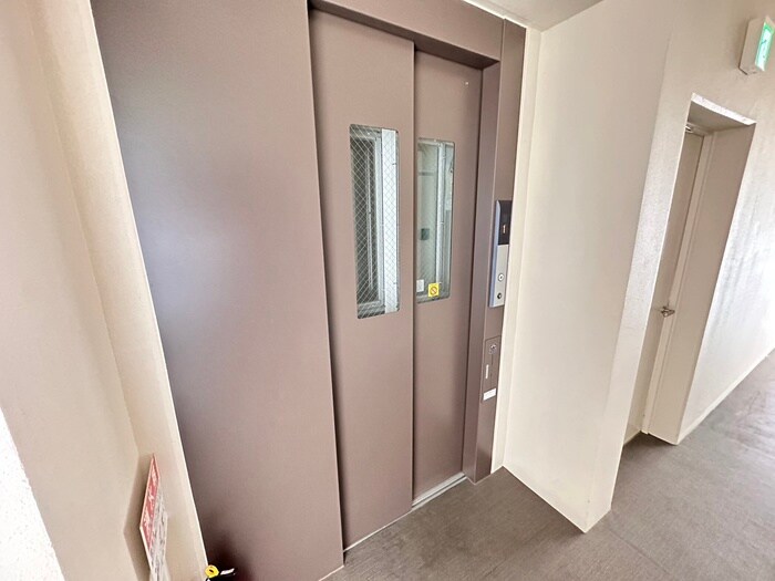 ラソ二条の物件外観写真