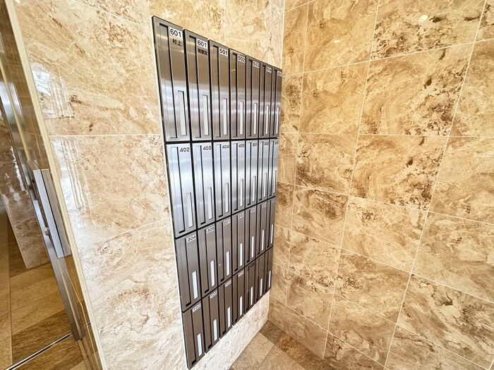 ラソ二条の物件外観写真