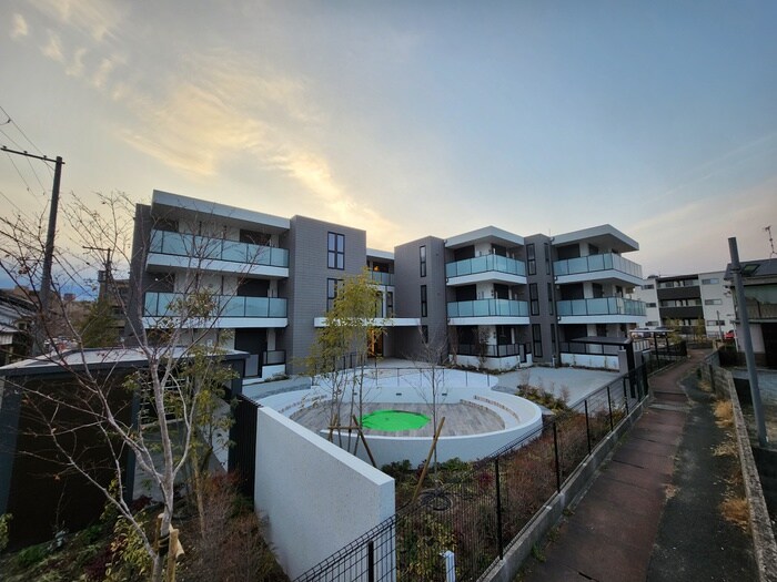 Solail Flora 千里丘の物件外観写真