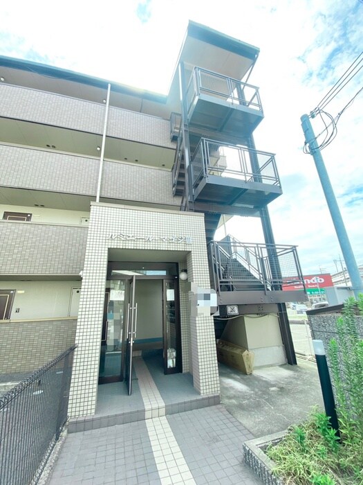 ルミエールマゴジⅢの物件外観写真