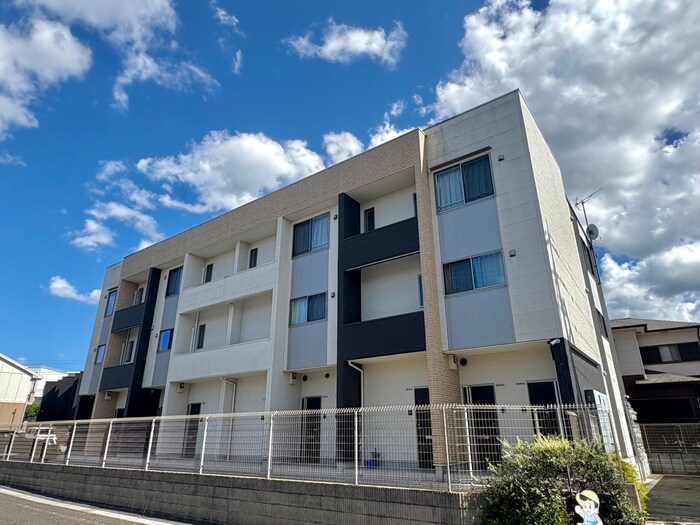 ホワイトレーク大将軍の物件外観写真