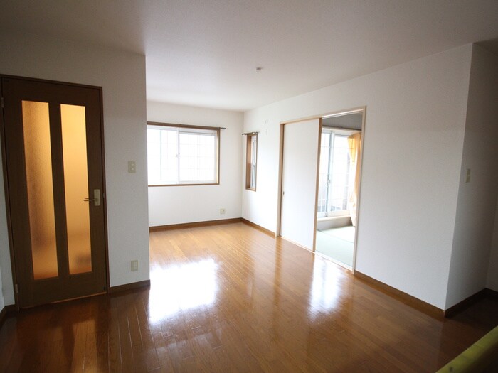 エン・フィ－ルド大饗の物件内観写真