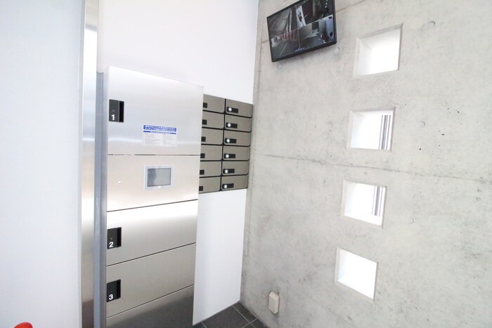 コンフォールパレ新町二条の物件外観写真