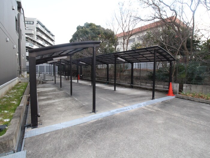 サンシャリテ向丘B棟の物件外観写真