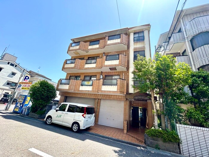 麻田レインボーハイツの物件外観写真