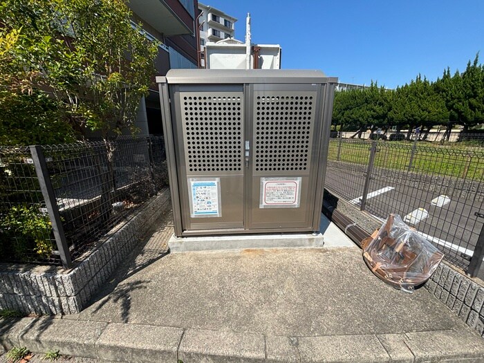 Ｔａｋａｒａｚｕｋａ　ＦＬＡＴの物件外観写真