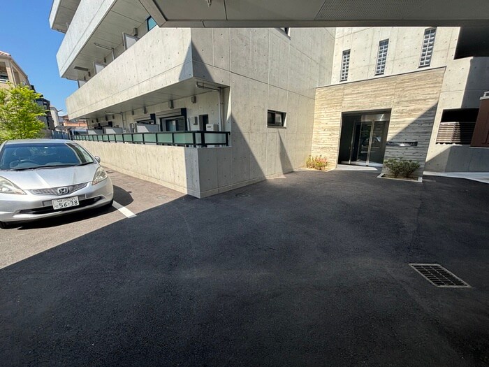 Ｔａｋａｒａｚｕｋａ　ＦＬＡＴの物件外観写真