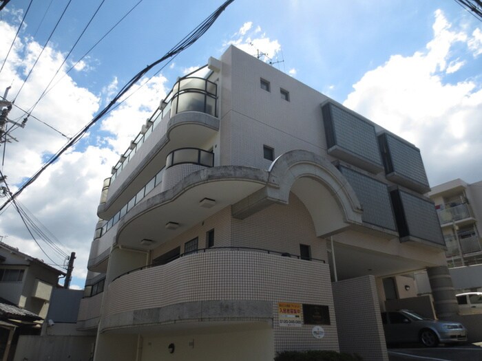 ロイヤルグレース上野東(101)の物件外観写真