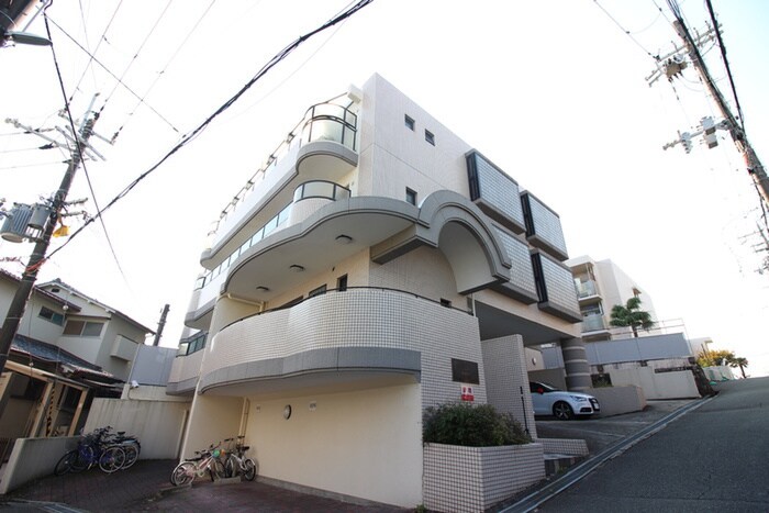 ロイヤルグレース上野東(101)の物件外観写真