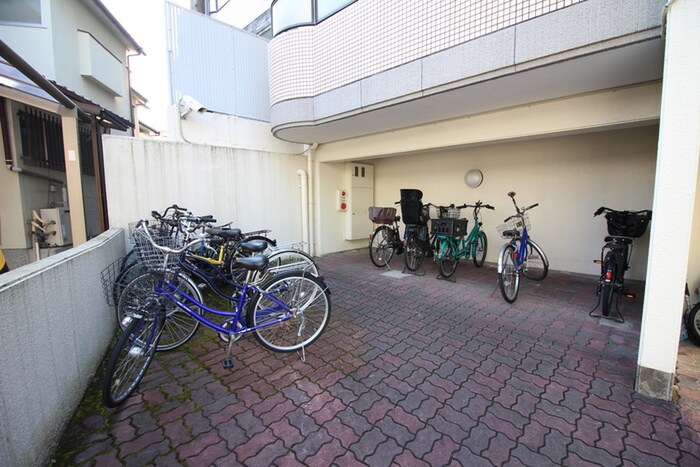 ロイヤルグレース上野東(101)の物件外観写真