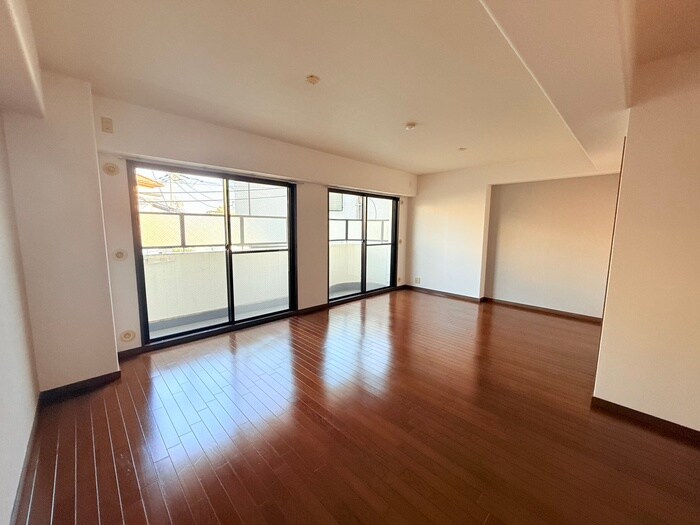 ロイヤルグレース上野東(101)の物件内観写真