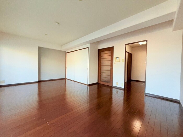 ロイヤルグレース上野東(101)の物件内観写真