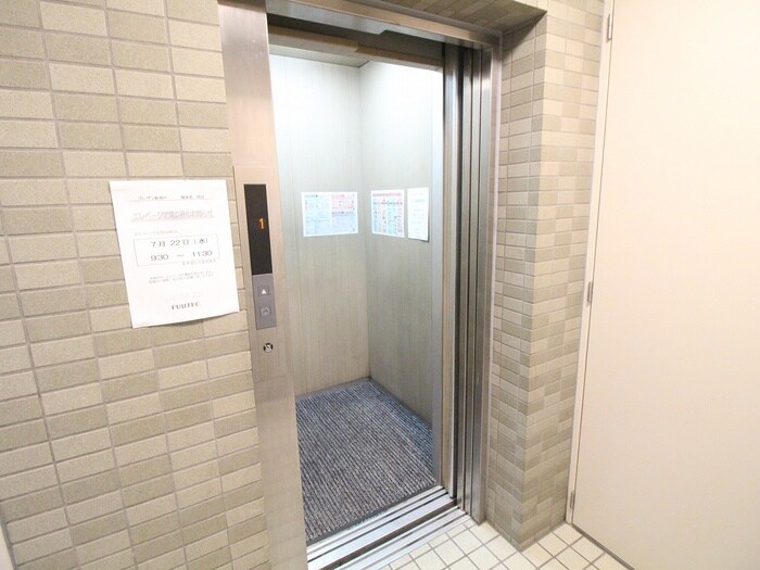 プレザン新神戸の物件外観写真