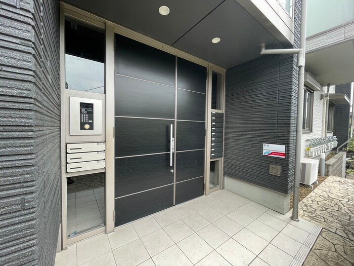 リヴェール久津川の物件外観写真