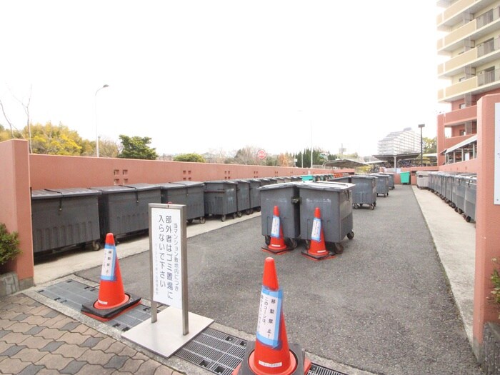 パークシティ泉ヶ丘(302)の物件外観写真