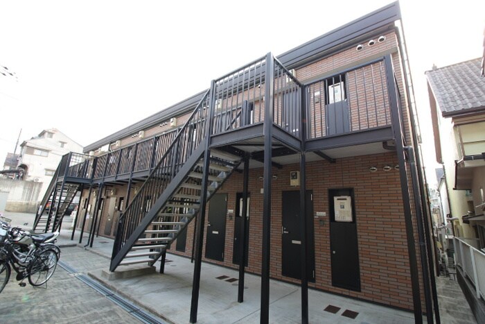 プレジ－ルエスパ－スの物件外観写真