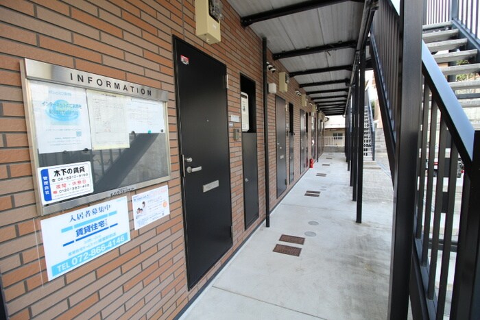 プレジ－ルエスパ－スの物件外観写真