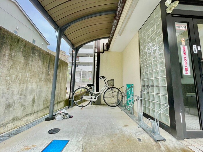 ドｩエルリングハウス刀根山の物件外観写真