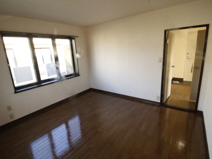 ヴィラフルール西棟の物件内観写真