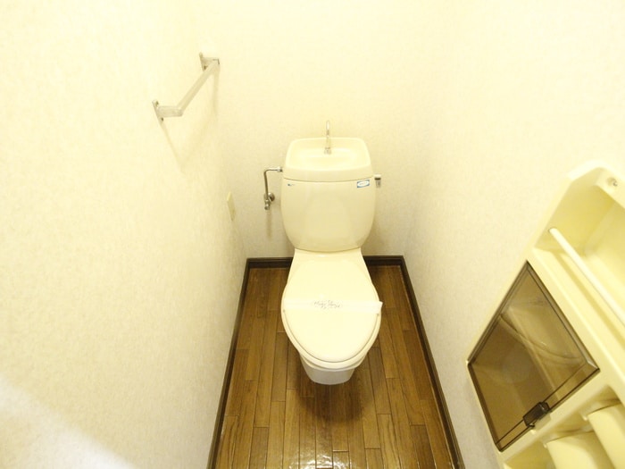 ヴィラフルール西棟の物件内観写真