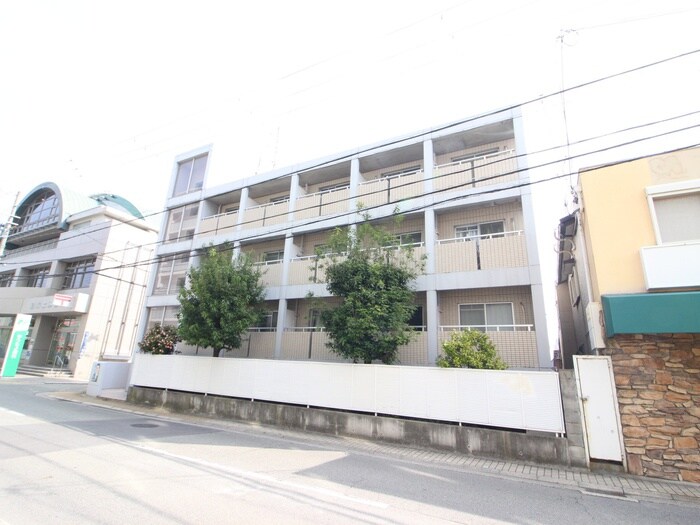 ラ・メール南塚口の物件外観写真