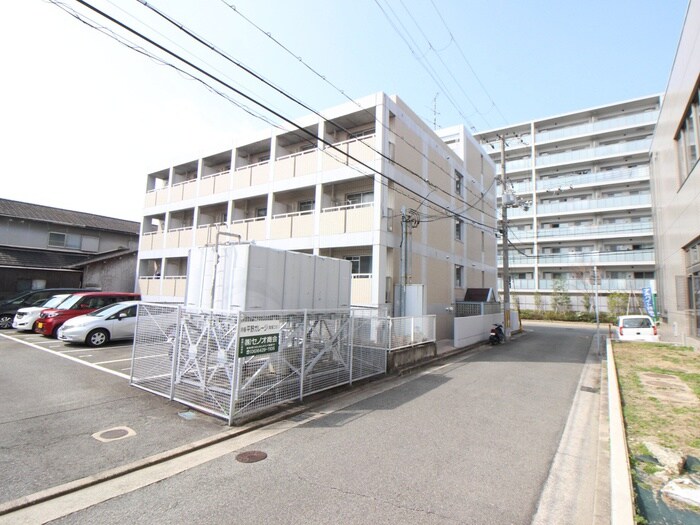 ラ・メール南塚口の物件外観写真