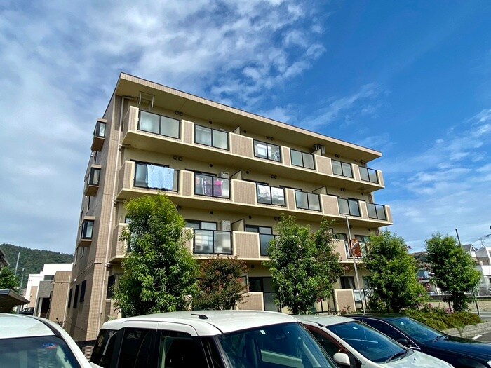 メゾン・リヴィエ－ルⅡの物件外観写真