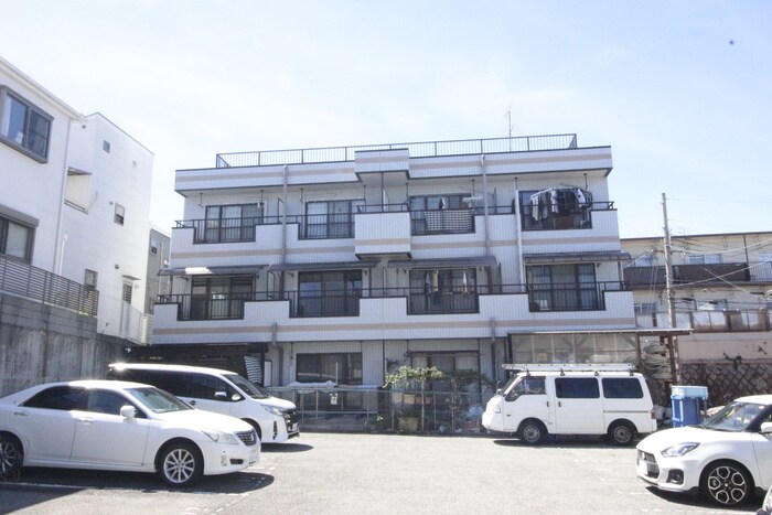 真能ハイツの物件外観写真