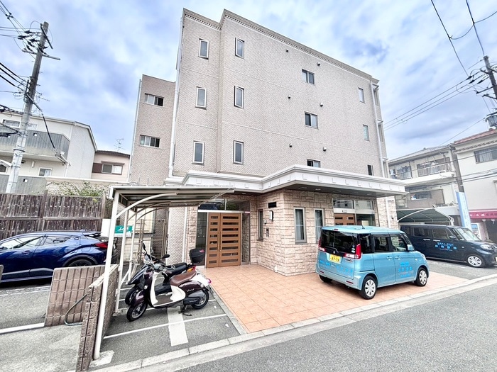 ドルチェヴィ－タ萱島の物件外観写真