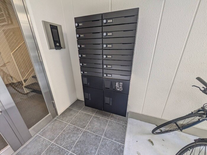 アリビラ鶴橋の物件外観写真