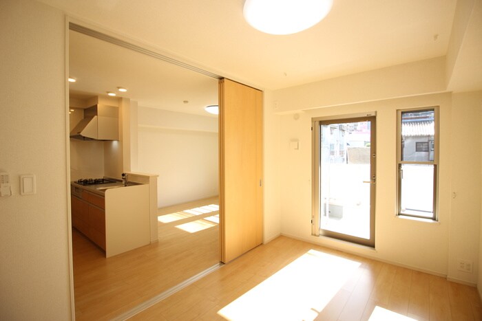 サニーレジデンス西三国Kの物件内観写真