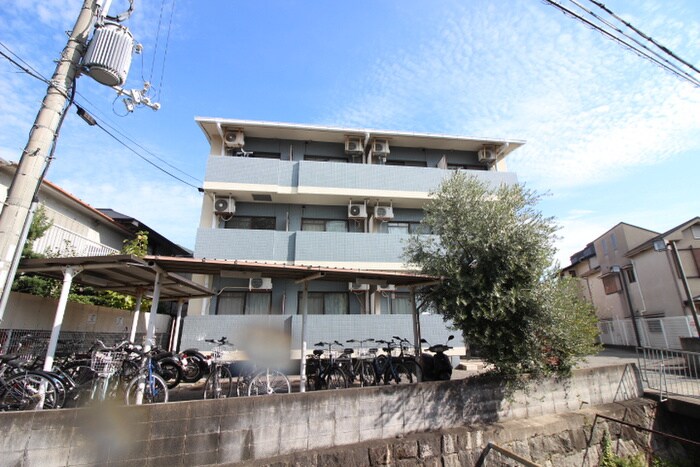 ジュネス蛍池の物件外観写真