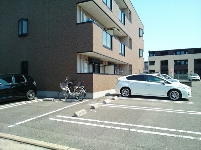 サンフィ－ルドの物件外観写真