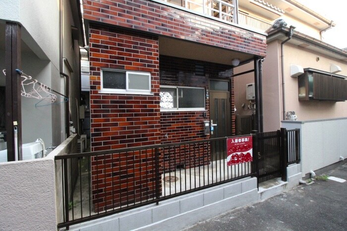 寝屋川市美井元町貸家の物件外観写真