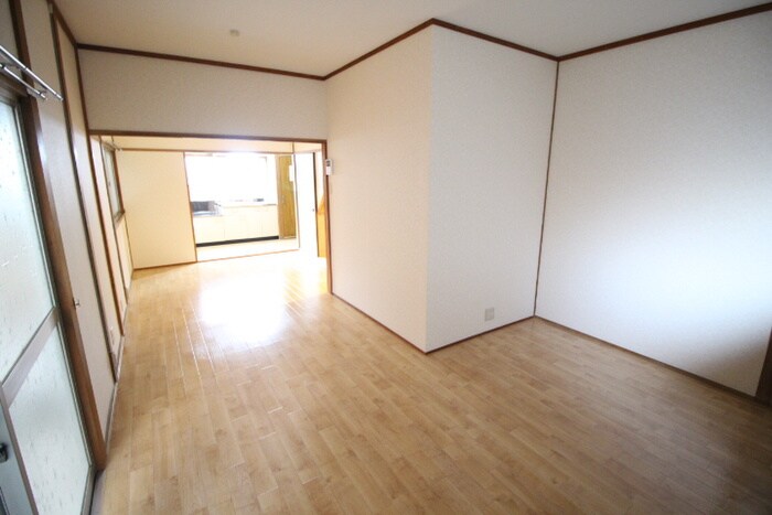 寝屋川市美井元町貸家の物件内観写真