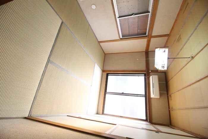 寝屋川市美井元町貸家の物件内観写真