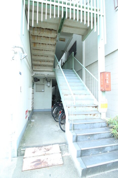 田畑マンションの物件外観写真