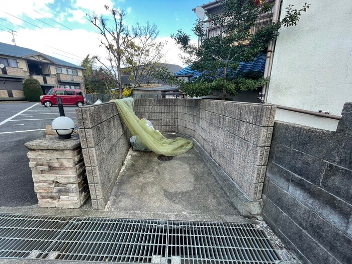 マ・ド・ラ・フゥイユ１号館の物件外観写真