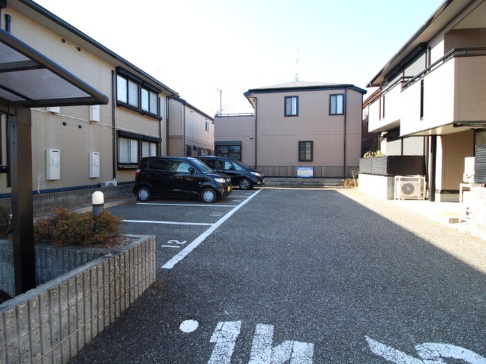 カ－サアゼリアＢ棟の物件外観写真