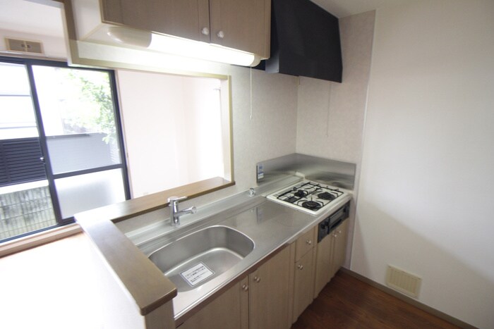 カ－サアゼリアＢ棟の物件内観写真